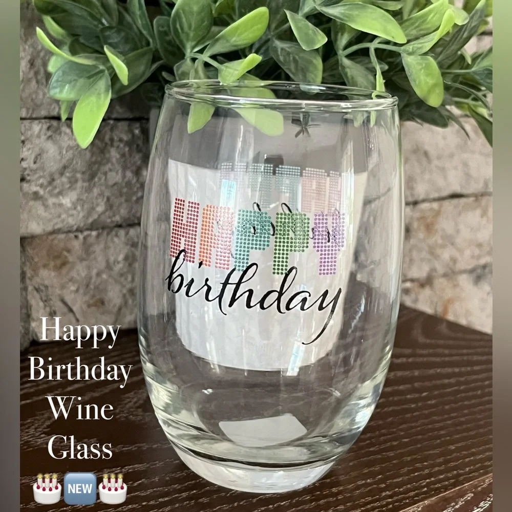 “Happy Birthday” Cristar Clear Wine Glass  Set of 2 🎂🆕🎂